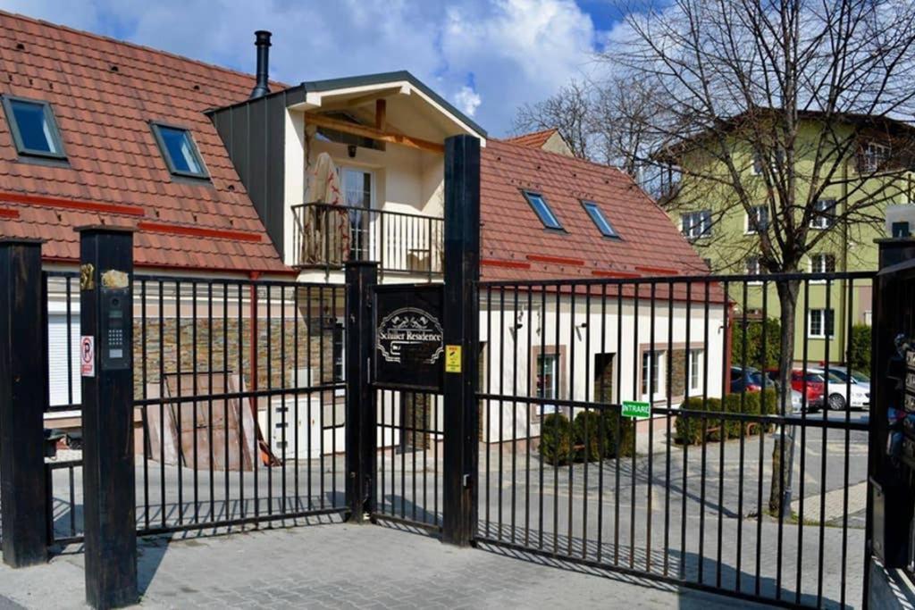 Ferienwohnung Zsizelle Rezidence Brașov Exterior foto